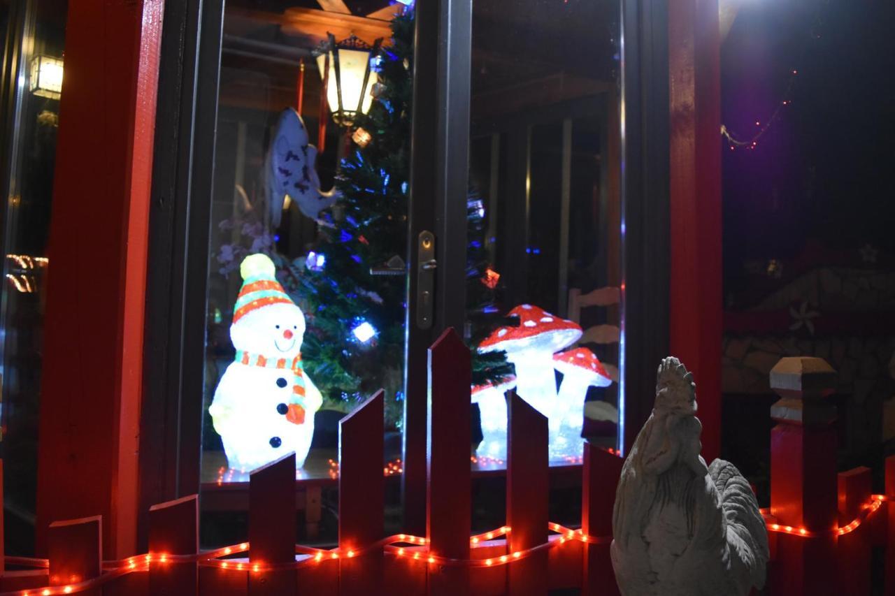 Gite Au Printemps Japonais, Petit Train De La Mure, Parc Des Ecrins Pierre-Chatel Exterior foto